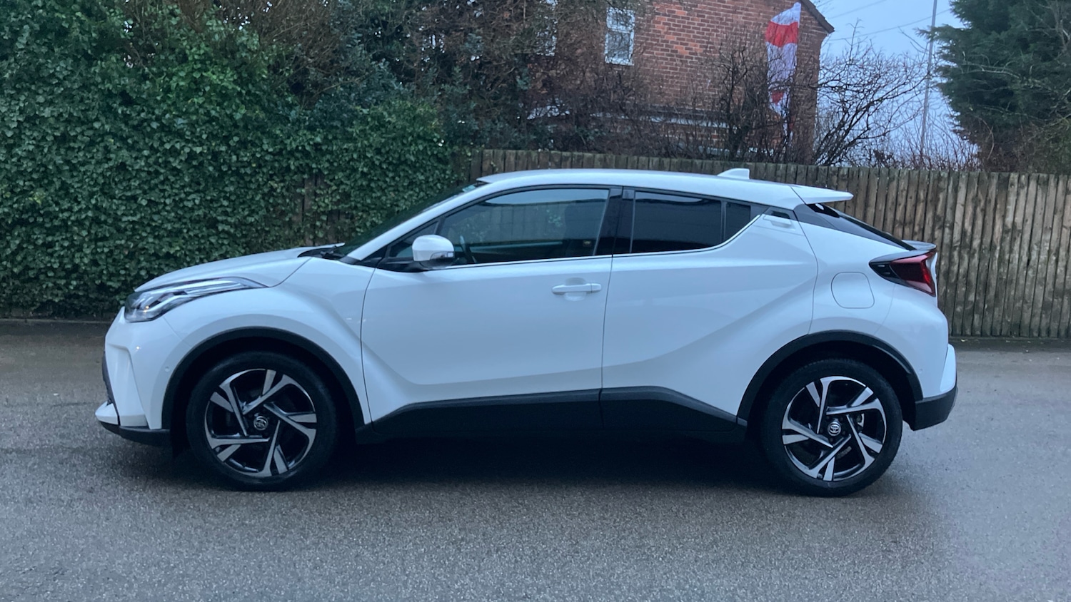 Used Toyota C-HR 2023 for sale - 77420944: Photo 17