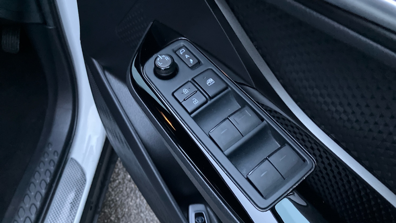 Used Toyota C-HR 2023 for sale - 77420944: Photo 31