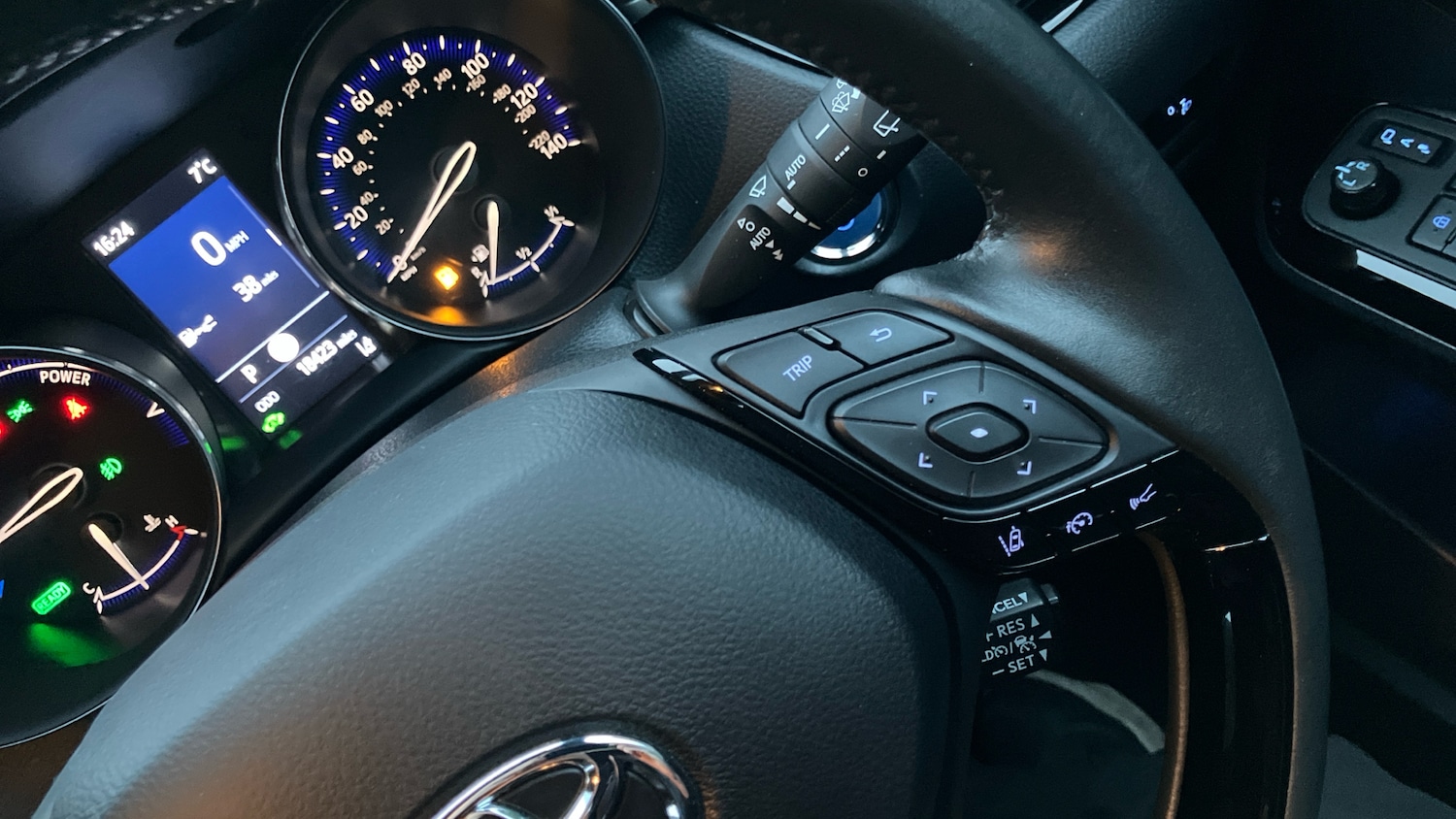 Used Toyota C-HR 2023 for sale - 77420944: Photo 34