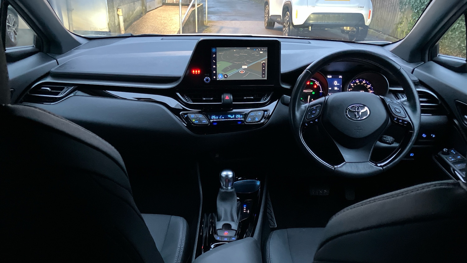 Used Toyota C-HR 2023 for sale - 77420944: Photo 5