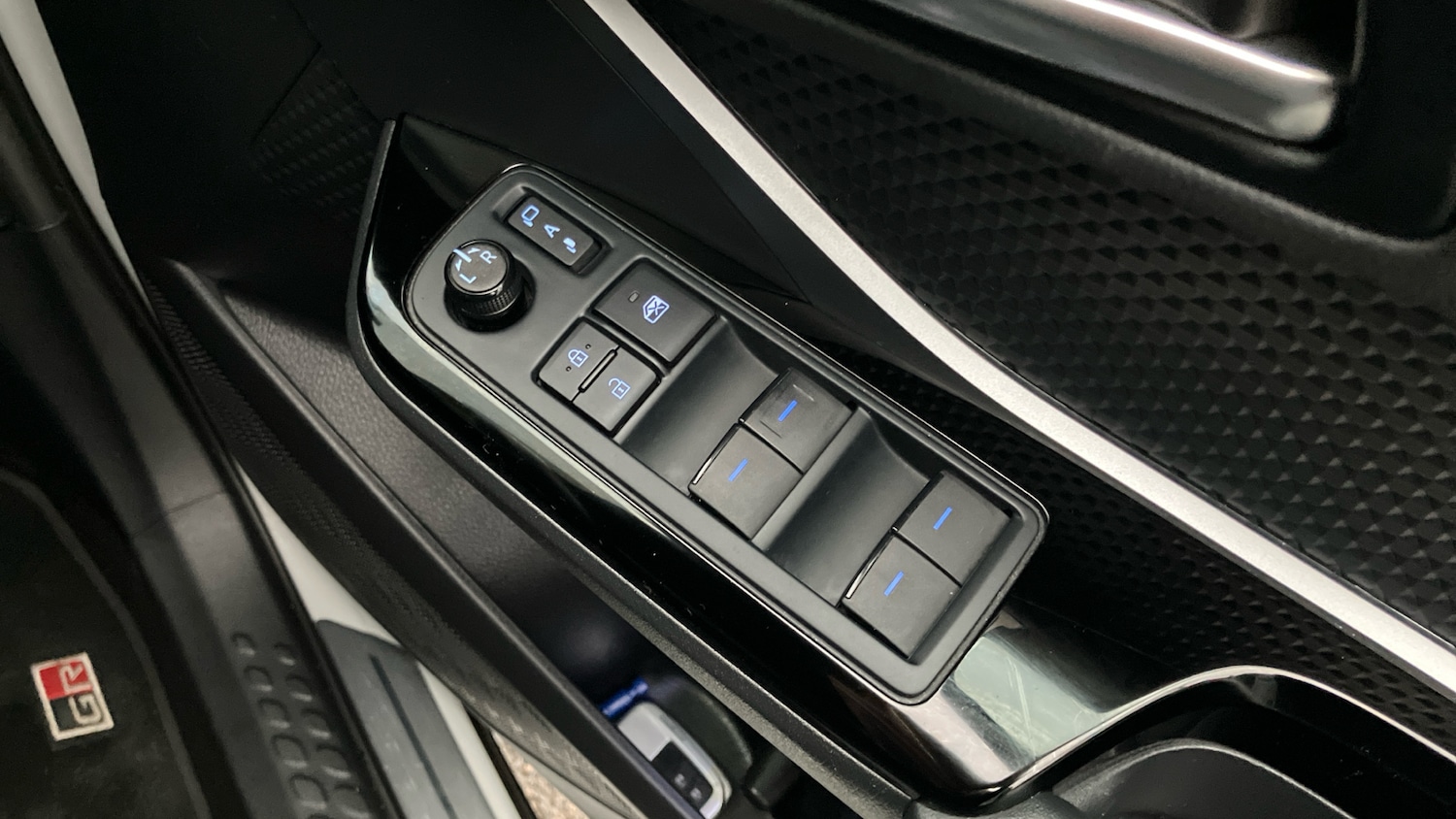 Used Toyota C-HR 2023 for sale - 77336499: Photo 31