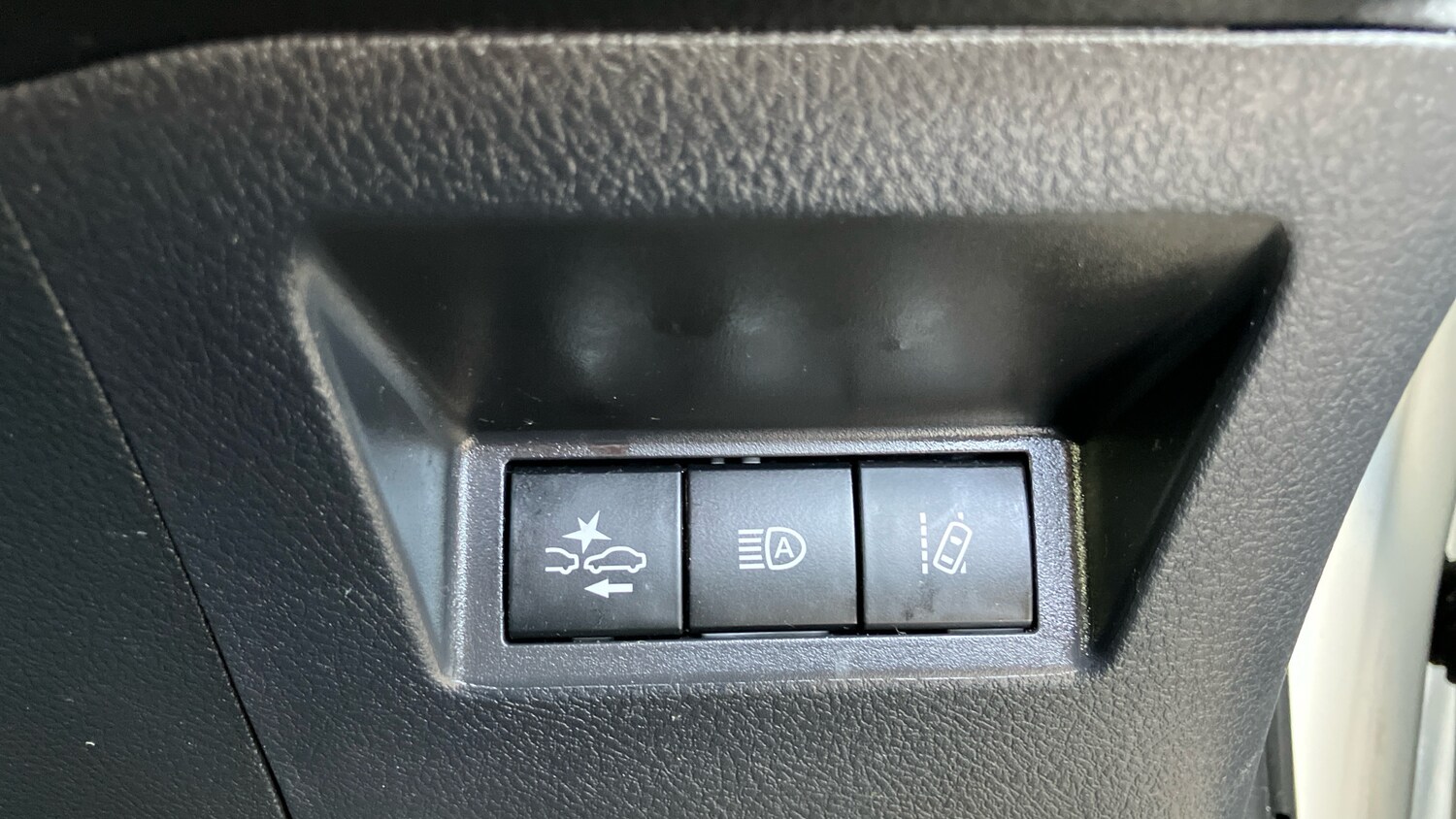 Used Toyota Yaris 2020 for sale - 77893179: Photo 31