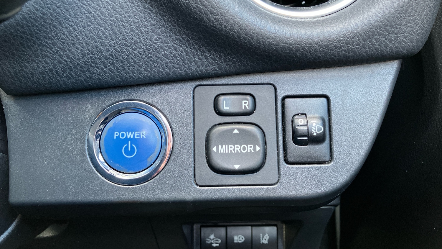 Used Toyota Yaris 2020 for sale - 77893179: Photo 32