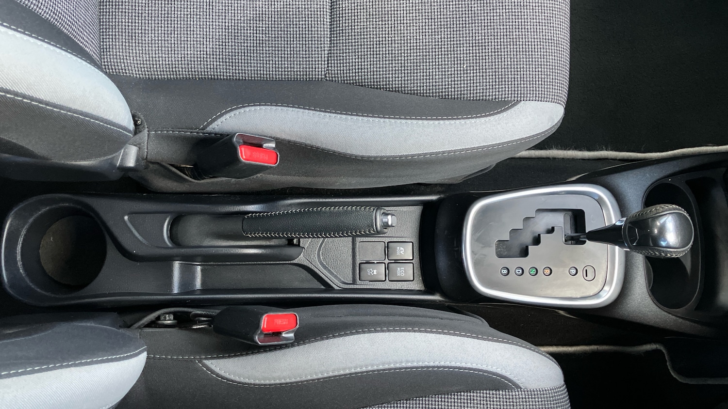 Used Toyota Yaris 2020 for sale - 77893179: Photo 36