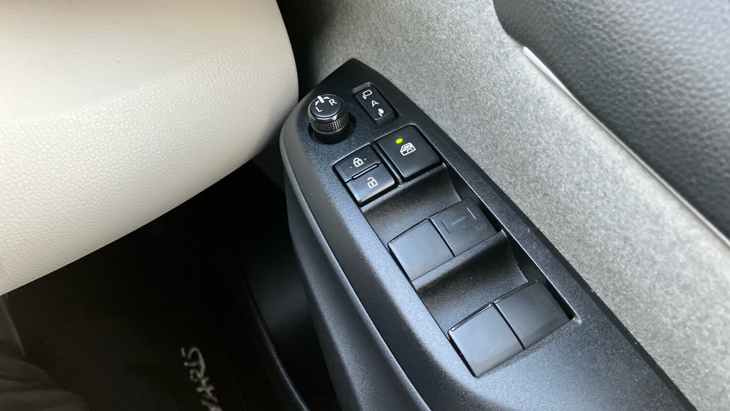 Used Toyota Yaris 2022 for sale - 77568313: Photo 31