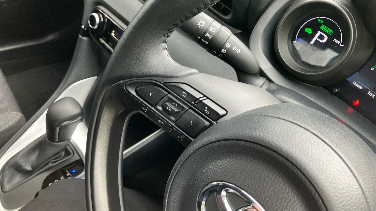 Used Toyota Yaris 2023 for sale - 75910854: Photo 31
