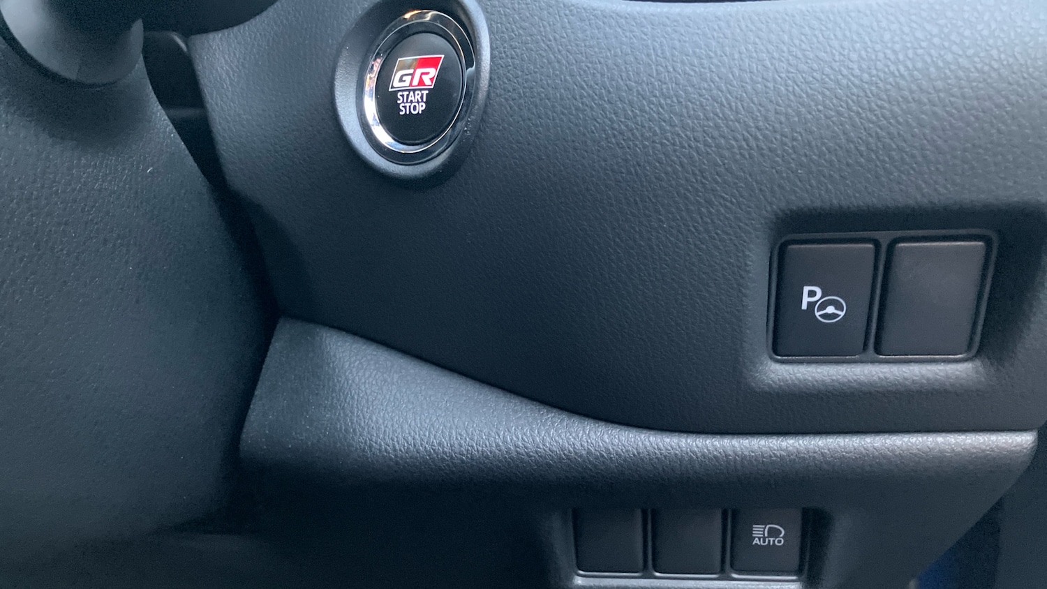 Used Toyota C-HR 2022 for sale - 77033330: Photo 32