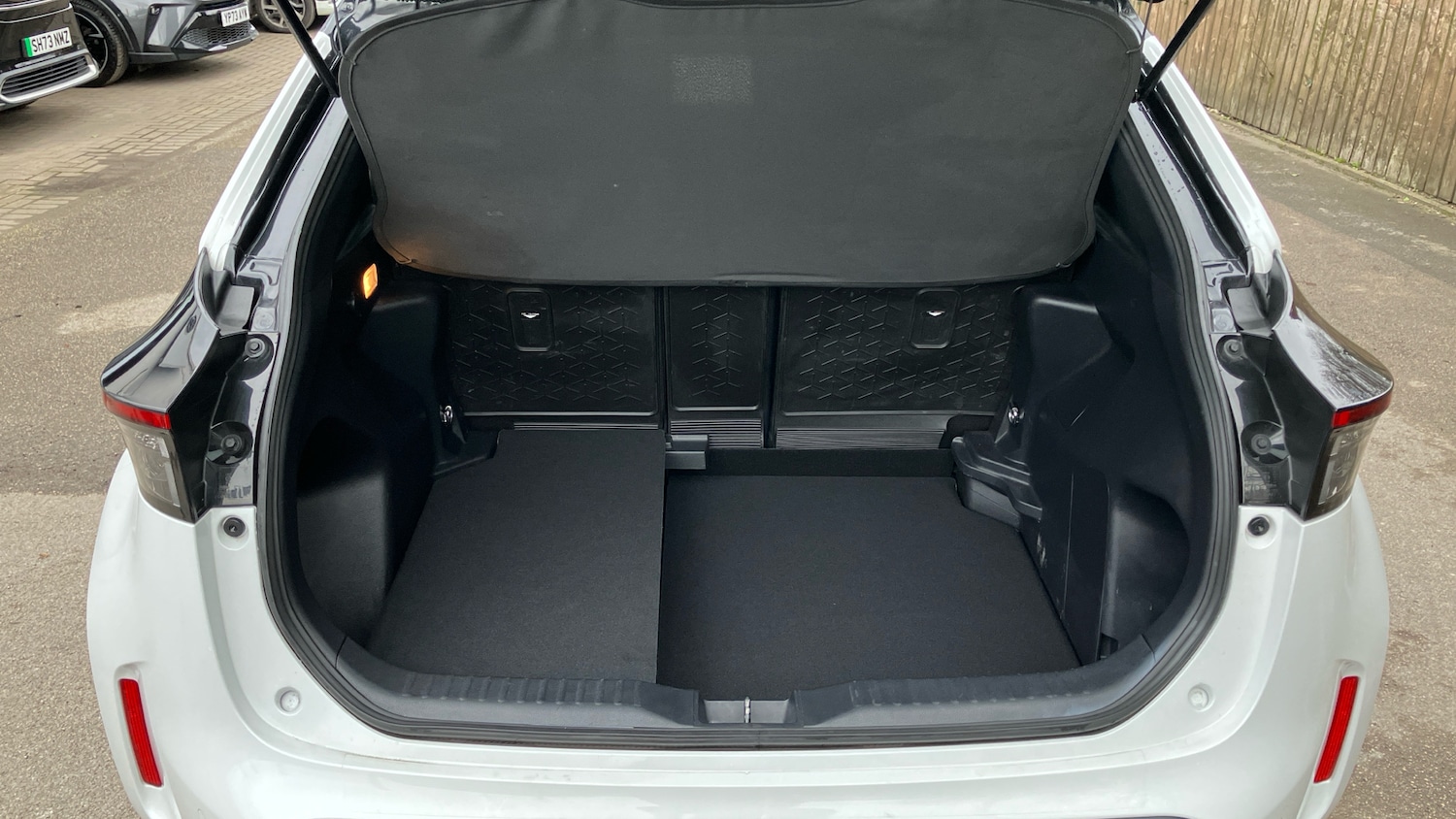 Used Toyota Yaris Cross 2024 for sale - 77676164: Photo 31