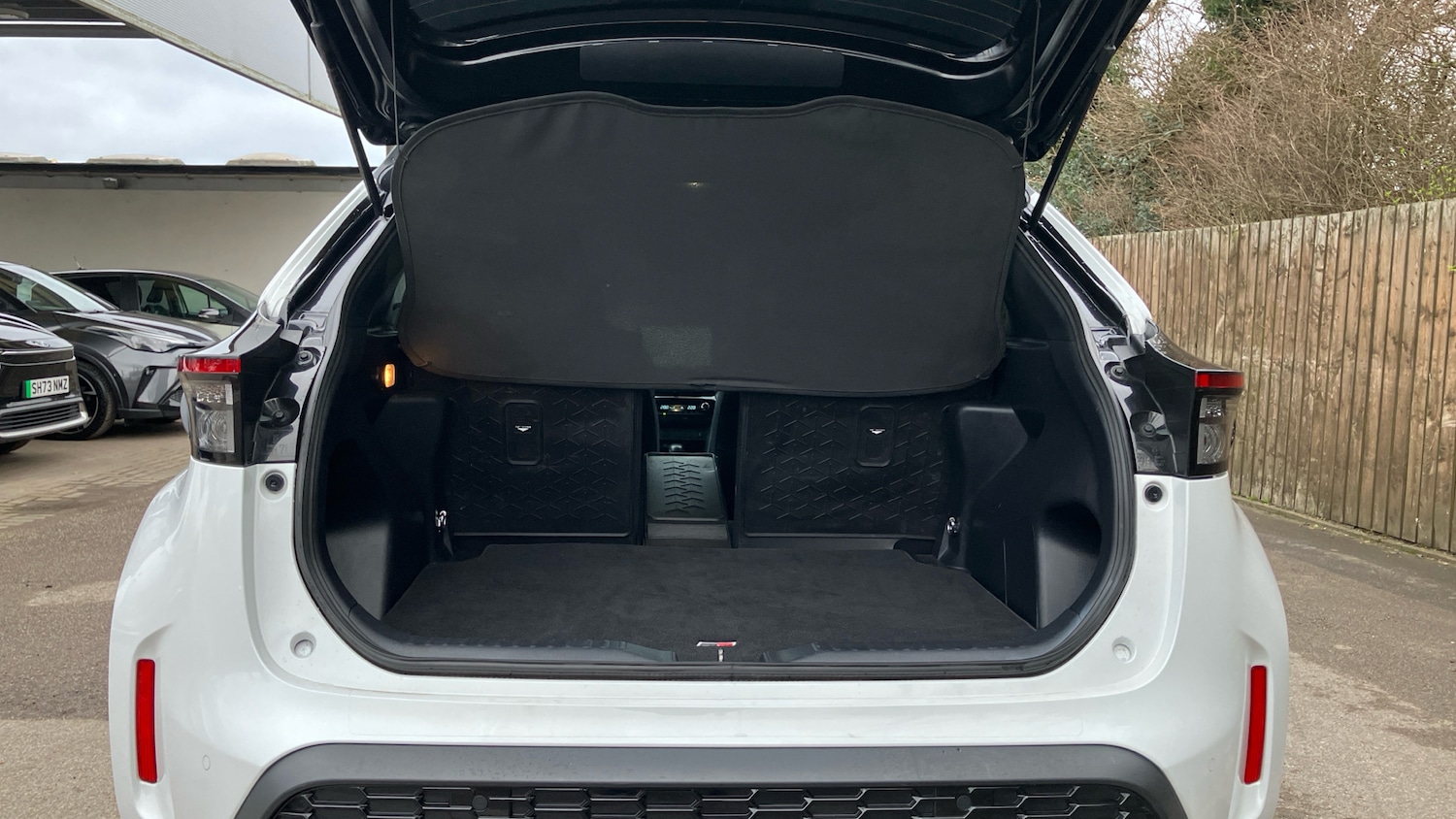 Used Toyota Yaris Cross 2024 for sale - 77676164: Photo 32