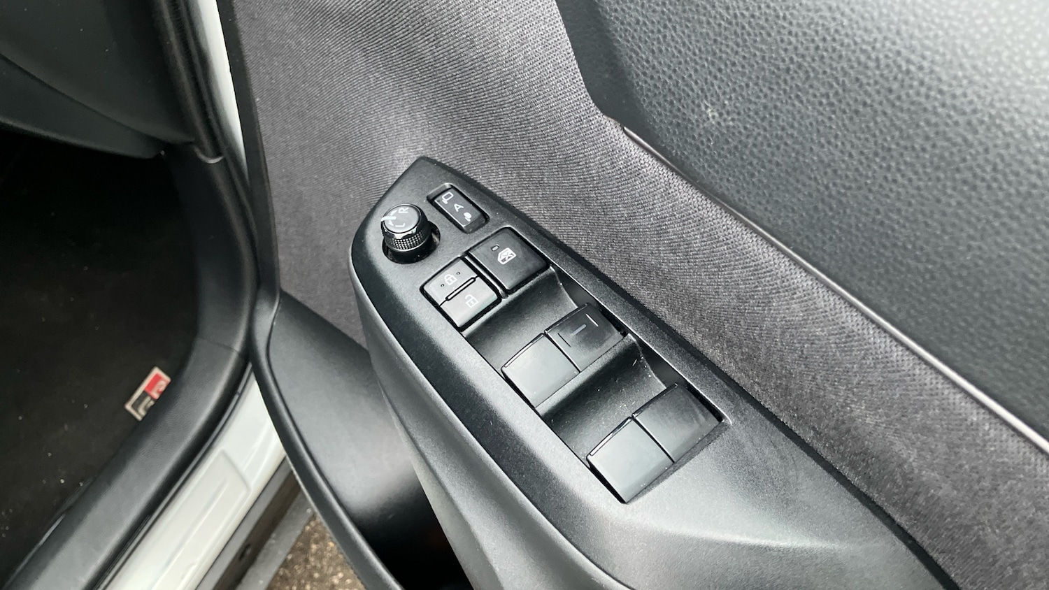 Used Toyota Yaris Cross 2024 for sale - 77676164: Photo 33