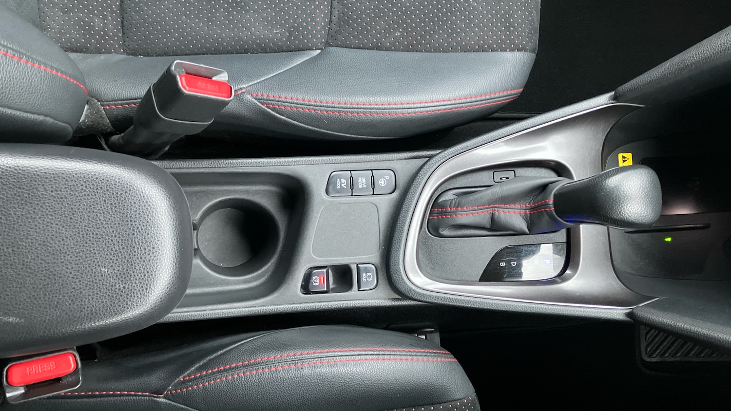 Used Toyota Yaris Cross 2024 for sale - 77676164: Photo 39