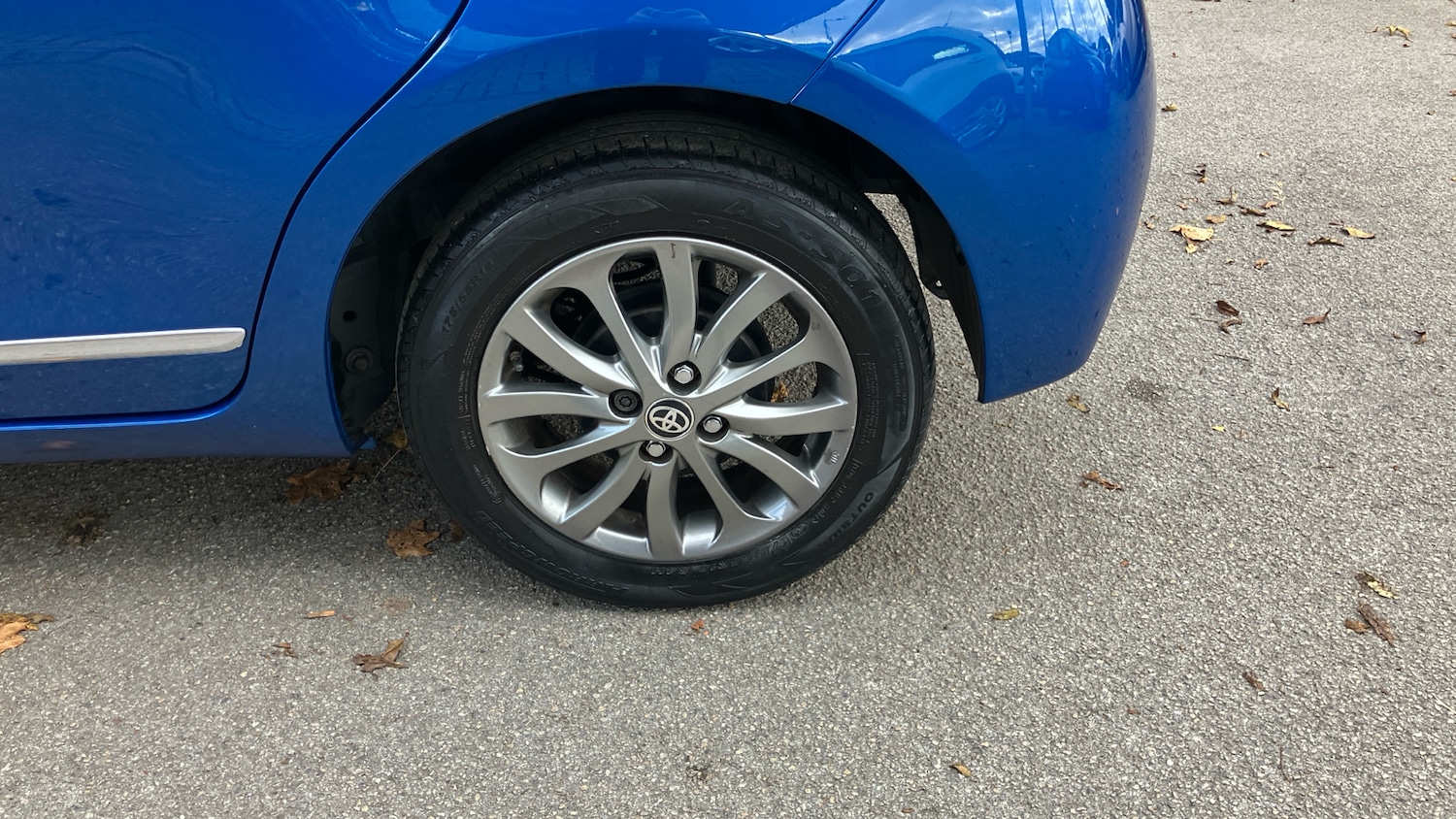 Used Toyota Yaris 2017 for sale - 76329877: Photo 34