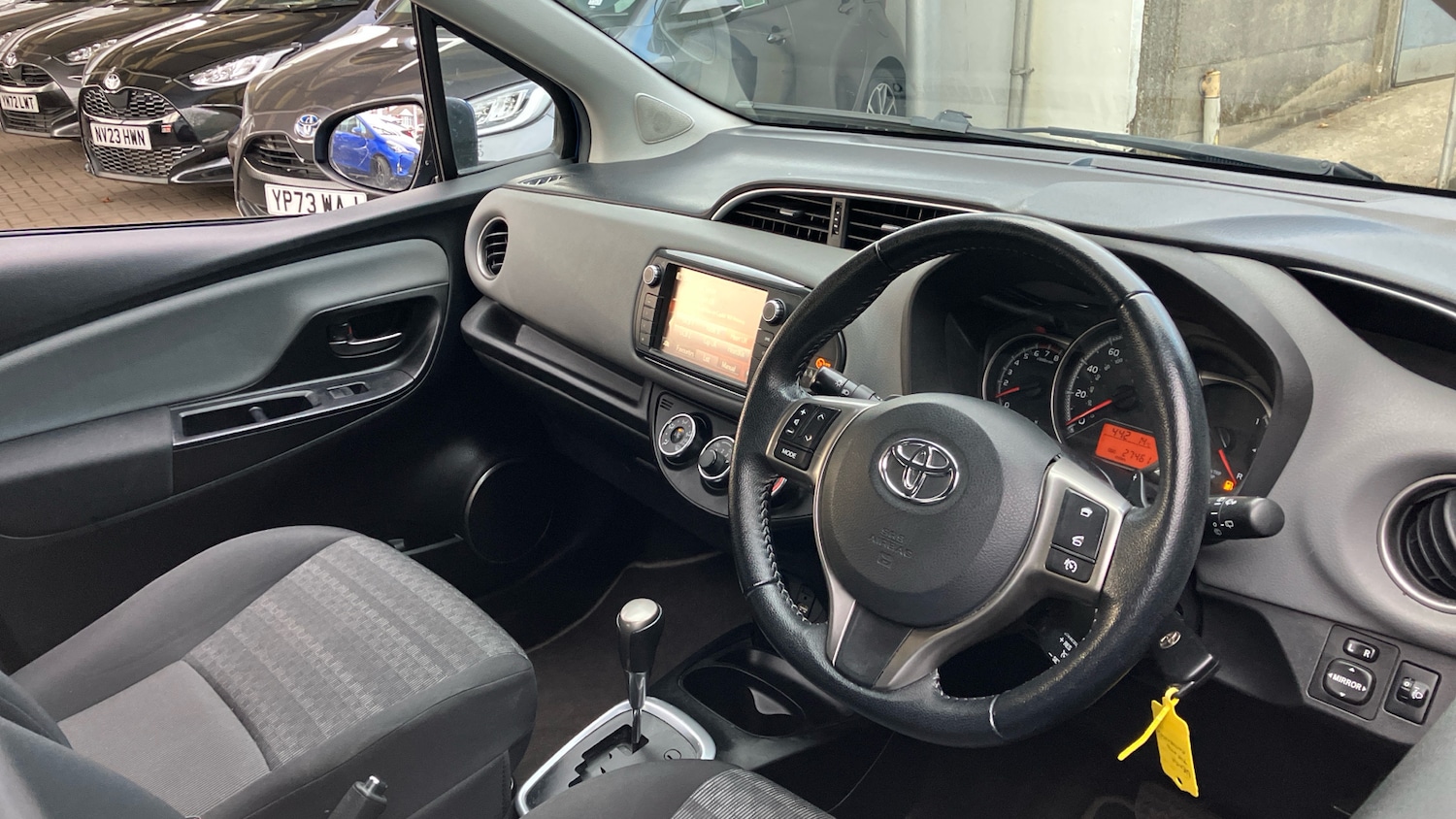 Used Toyota Yaris 2017 for sale - 76329877: Photo 39