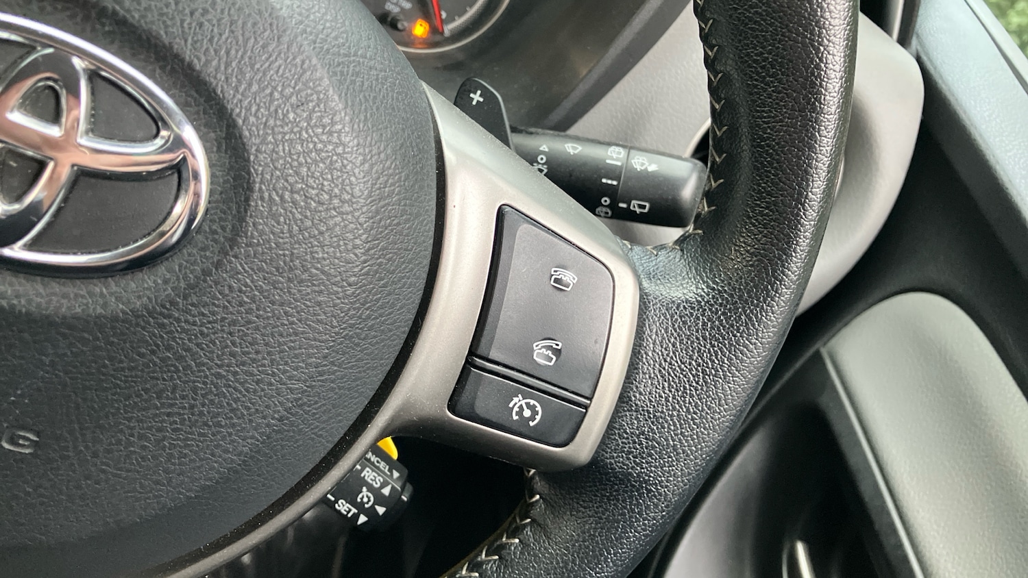 Used Toyota Yaris 2017 for sale - 76329877: Photo 43