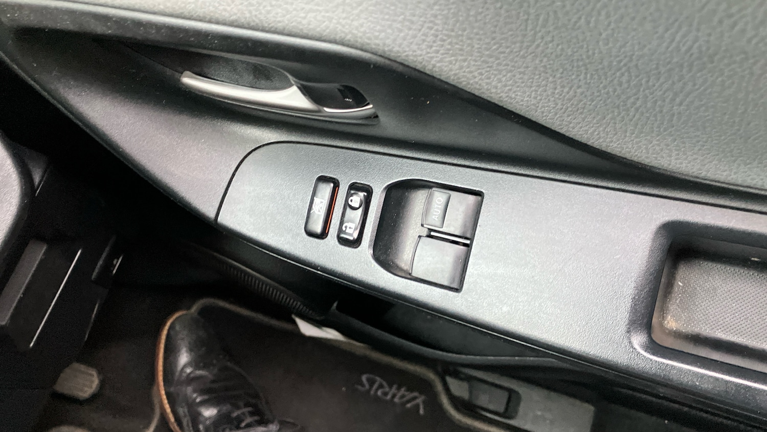 Used Toyota Yaris 2017 for sale - 76329877: Photo 45