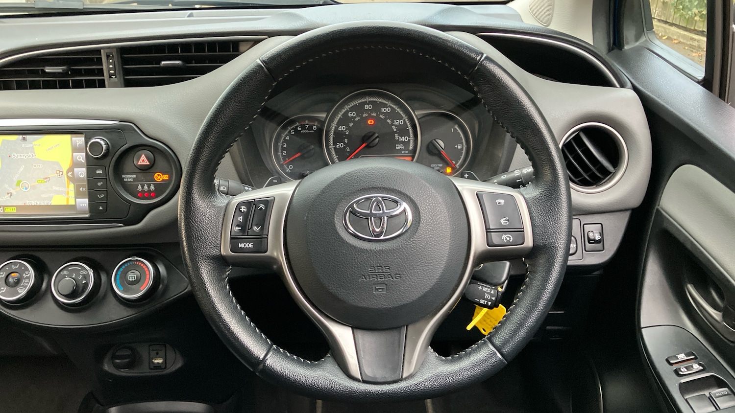 Used Toyota Yaris 2017 for sale - 76329877: Photo 8