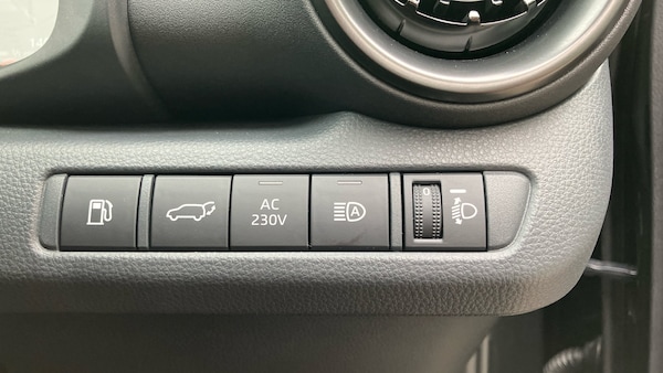 Used Toyota C-HR 2025 for sale - 75661782: Photo 32