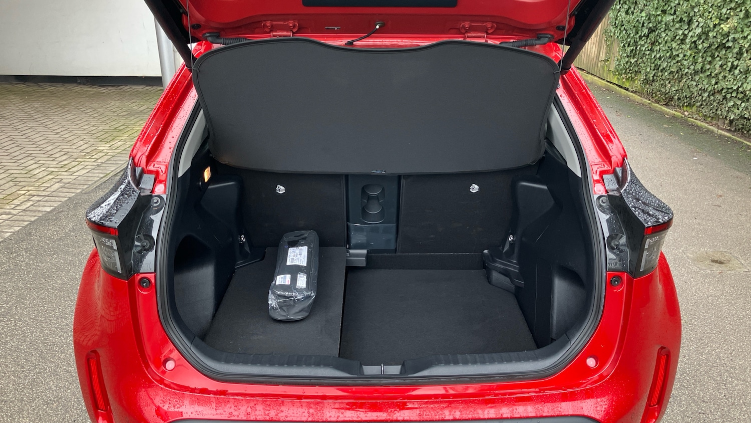 Used Toyota Yaris Cross 2023 for sale - 77918443: Photo 30