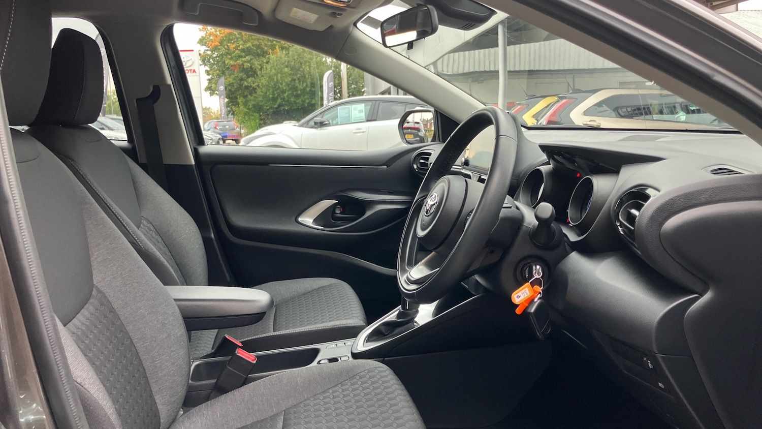 Used Toyota Yaris 2023 for sale - 76028010: Photo 11