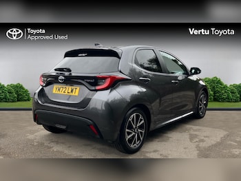 Used Toyota Yaris 2023 for sale - 76028010: Photo 2
