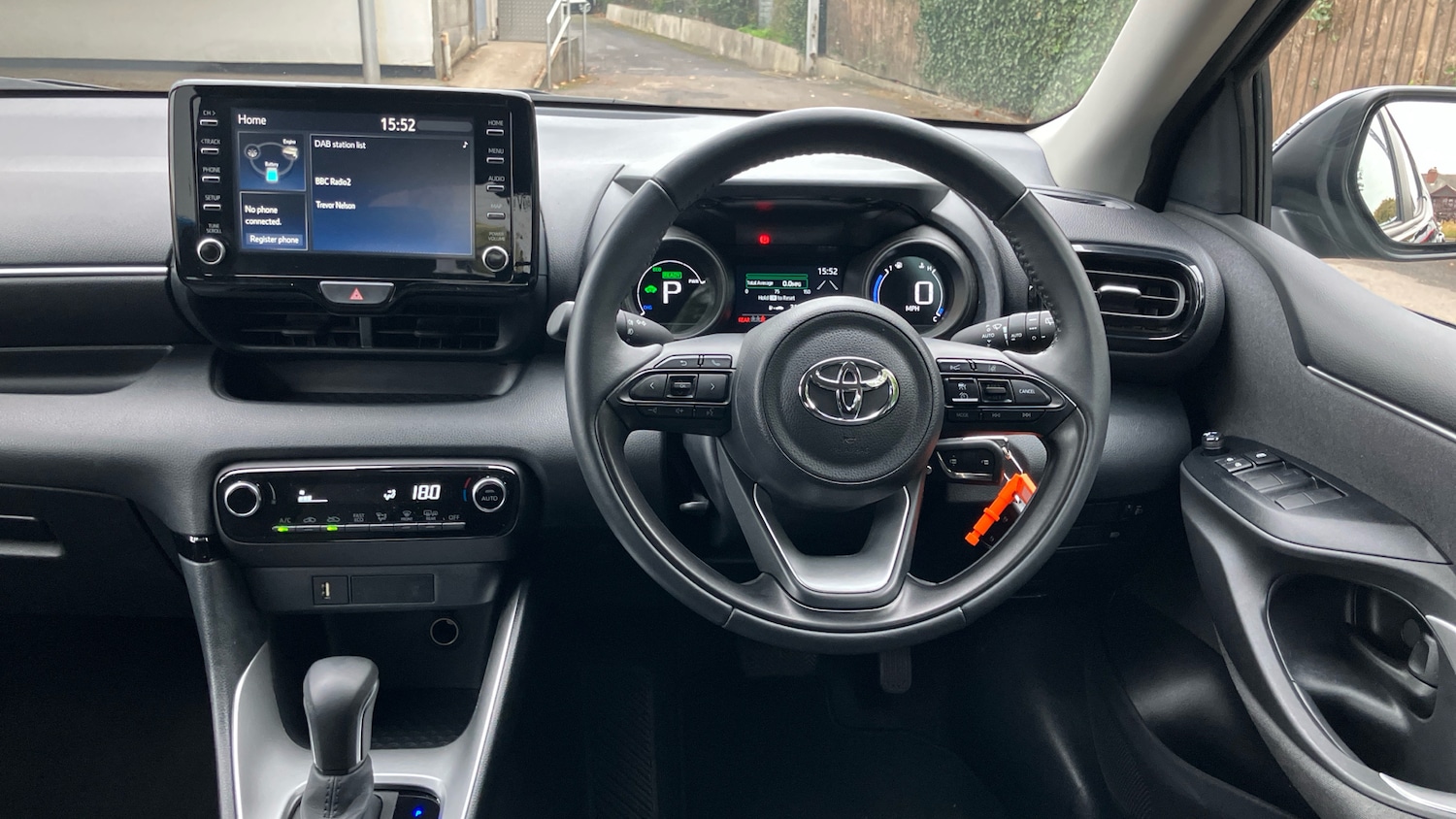 Used Toyota Yaris 2023 for sale - 76028010: Photo 6