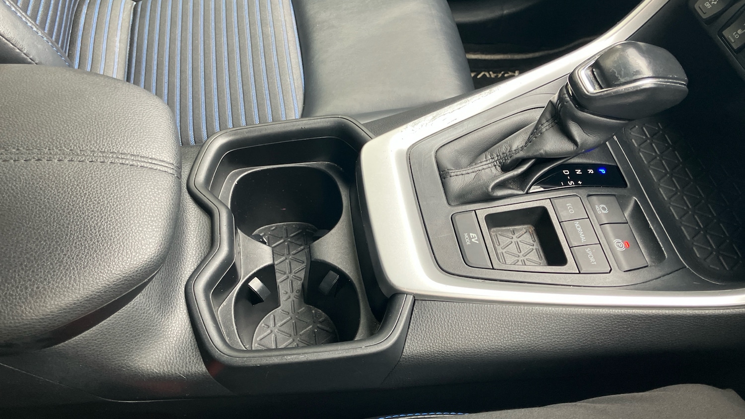 Used Toyota RAV4 2020 for sale - 77766188: Photo 36