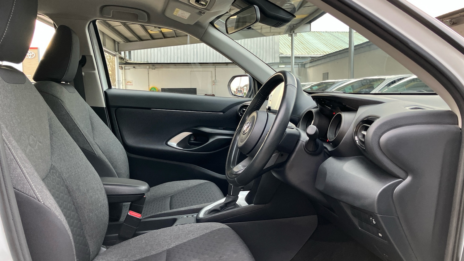 Used Toyota Yaris Cross 2022 for sale - 77262210: Photo 11