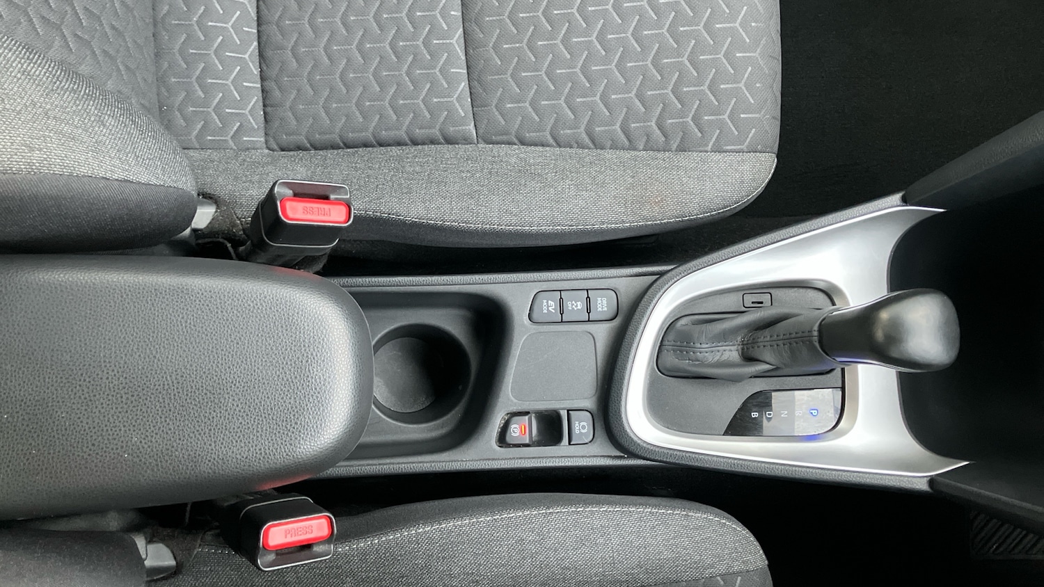 Used Toyota Yaris Cross 2022 for sale - 77262210: Photo 34