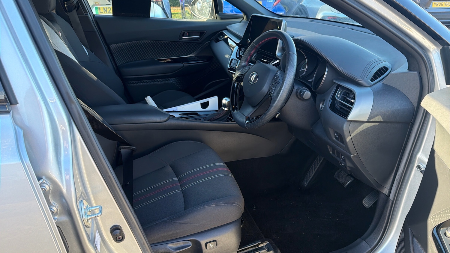 Used Toyota C-HR 2022 for sale - 77420115: Photo 11