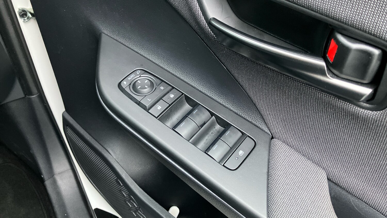 Used Toyota C-HR 2024 for sale - 77079459: Photo 32