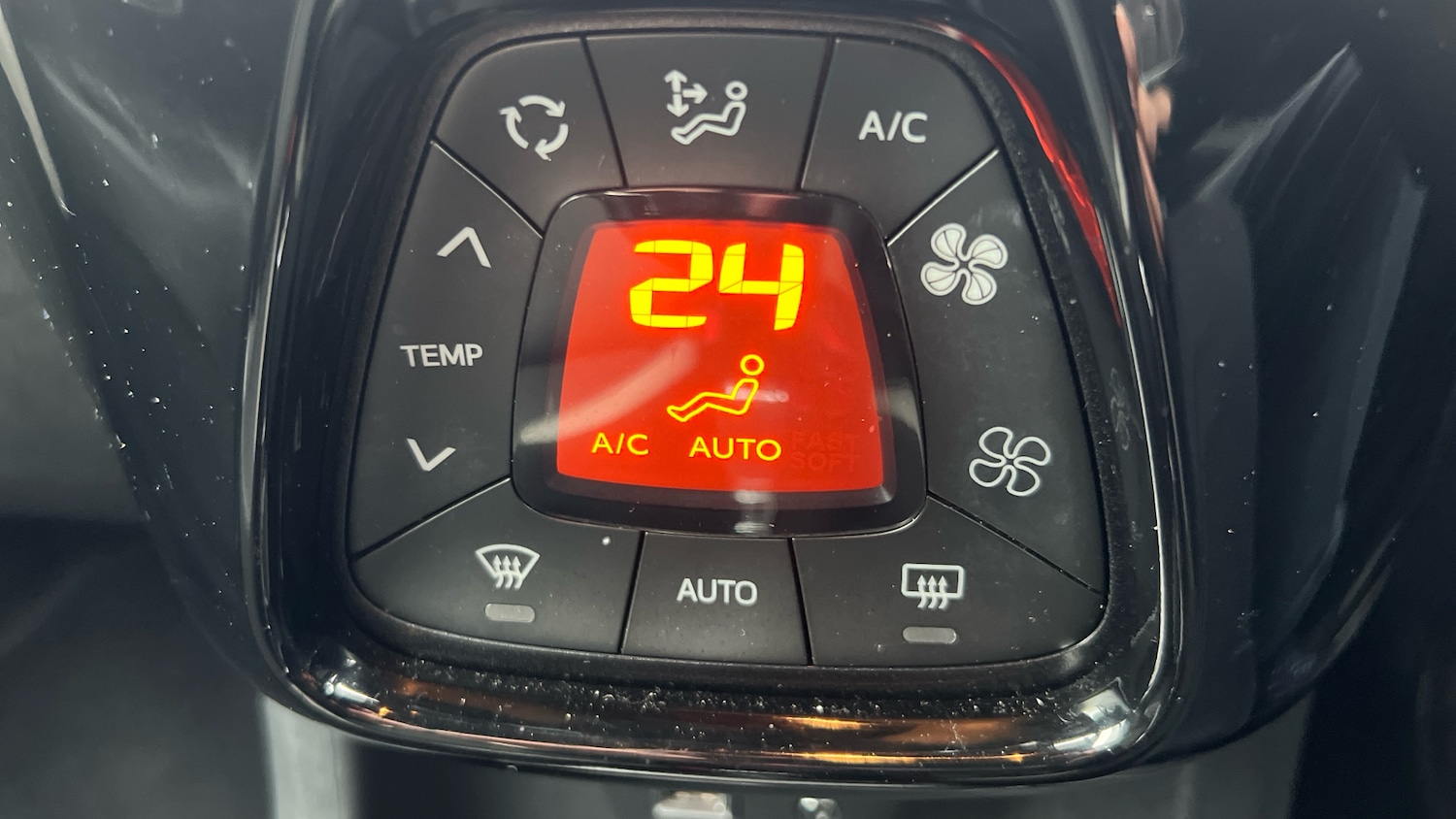 Used Toyota AYGO 2021 for sale - 77420130: Photo 27