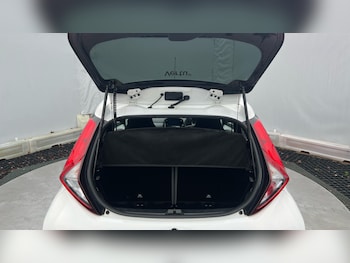 Used Toyota AYGO 2021 for sale - 77420130: Photo