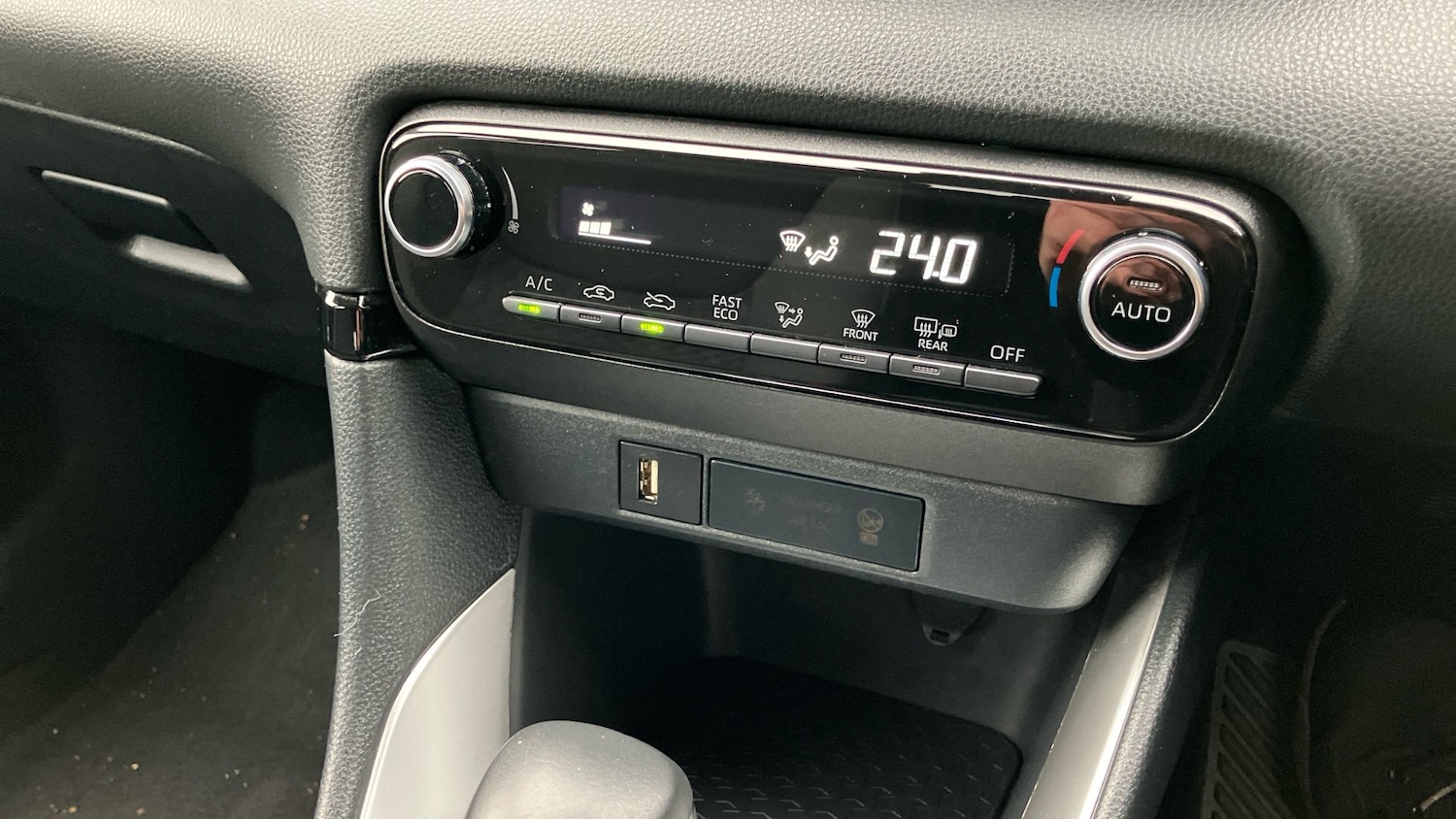 Used Toyota Yaris 2022 for sale - 76517912: Photo 35