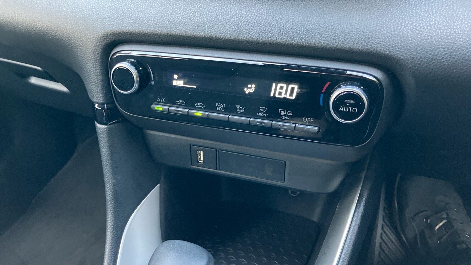 Used Toyota Yaris 2023 for sale - 76146477: Photo 33