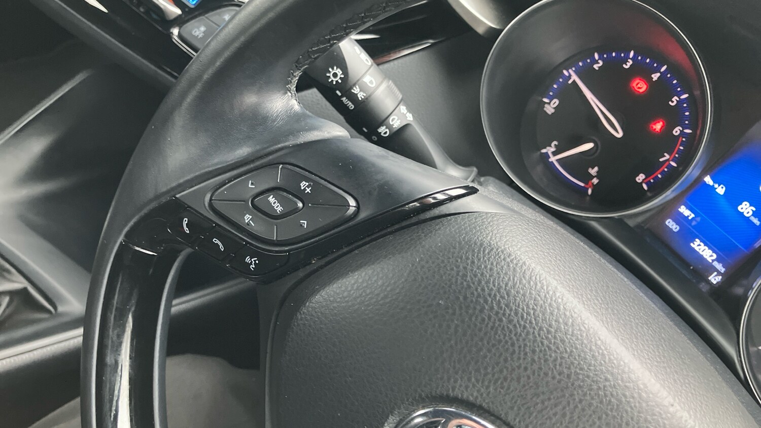 Used Toyota C-HR 2019 for sale - 77915865: Photo 32