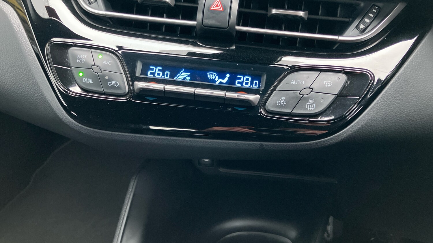 Used Toyota C-HR 2019 for sale - 77915865: Photo 34