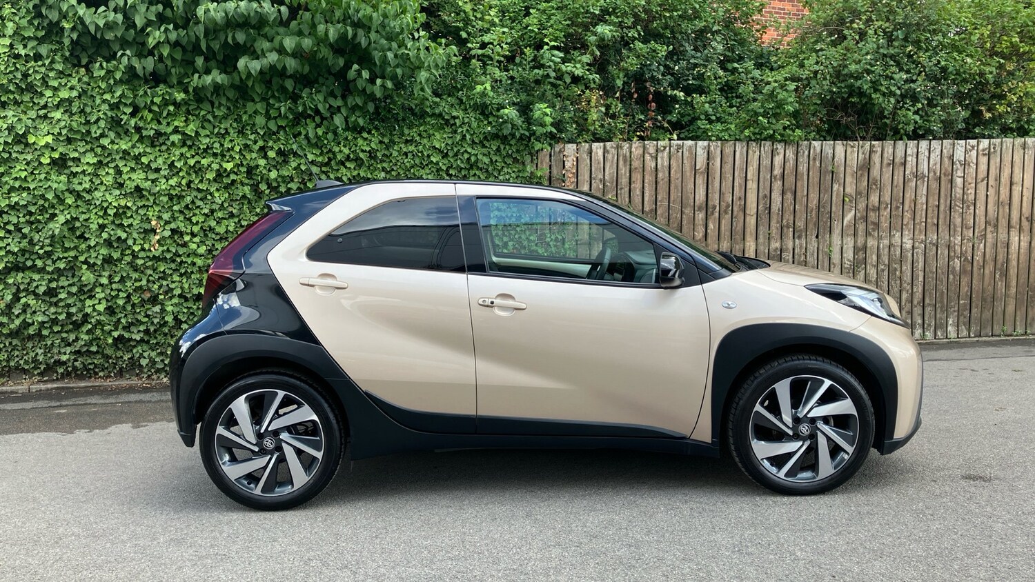 2023 Toyota Aygo X 1.0 VVT-i Exclusive 5dr Petrol Hatchback Hatchback Petrol Man - Picture 16 of 24
