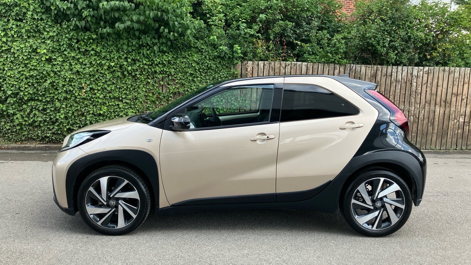 2023 Toyota Aygo X 1.0 VVT-i Exclusive 5dr Petrol Hatchback Hatchback Petrol Man - Picture 17 of 24