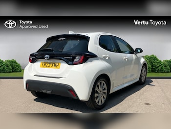Used Toyota Yaris 2023 for sale - 79102355: Photo