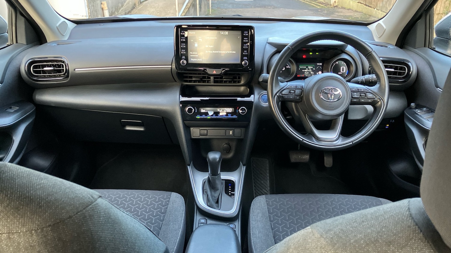 Used Toyota Yaris Cross 2022 for sale - 76957353: Photo 5
