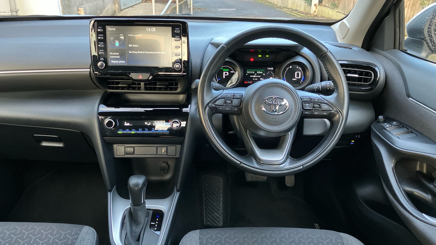 Used Toyota Yaris Cross 2022 for sale - 76957353: Photo 6