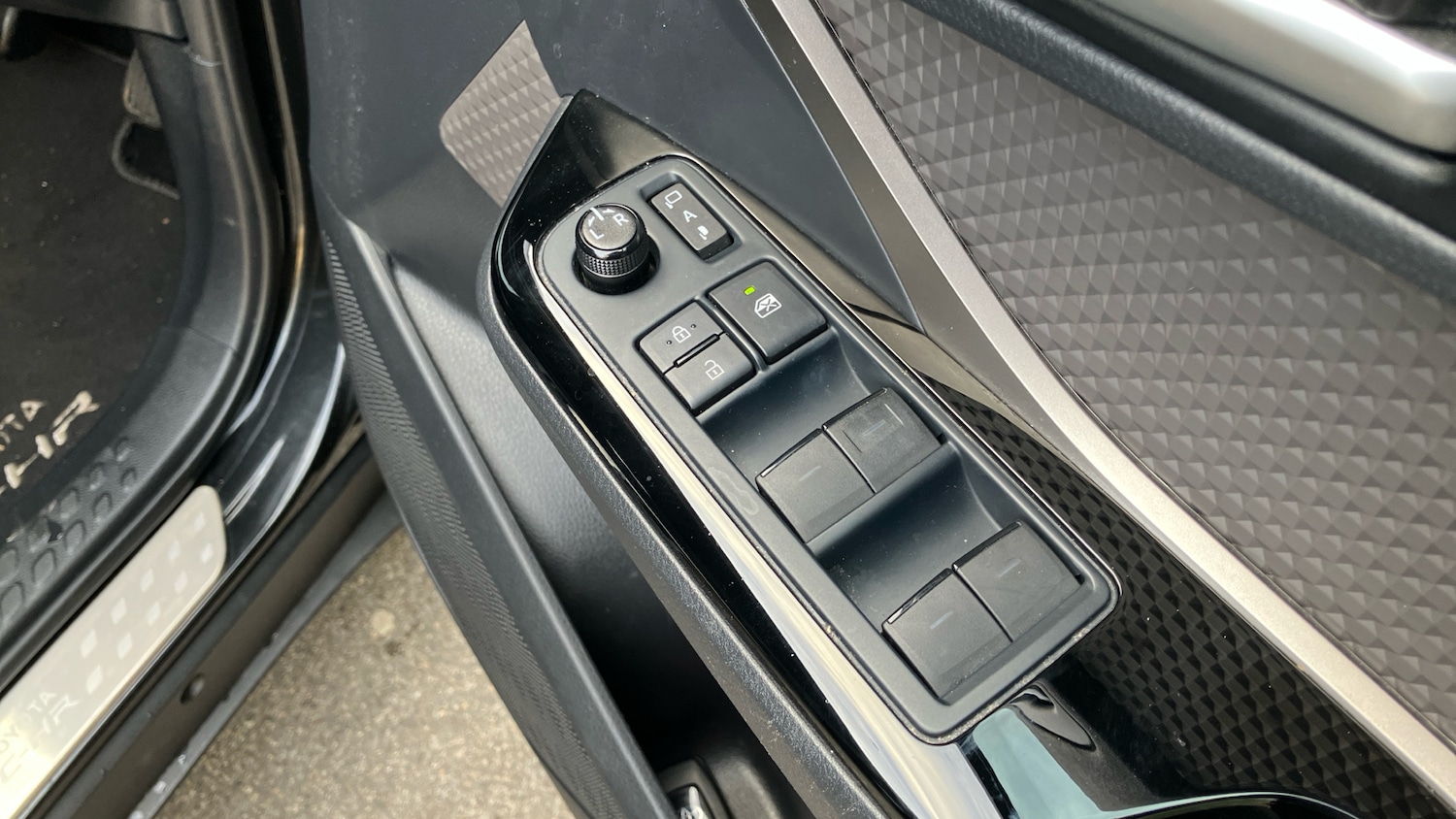 Used Toyota C-HR 2021 for sale - 77950311: Photo 32