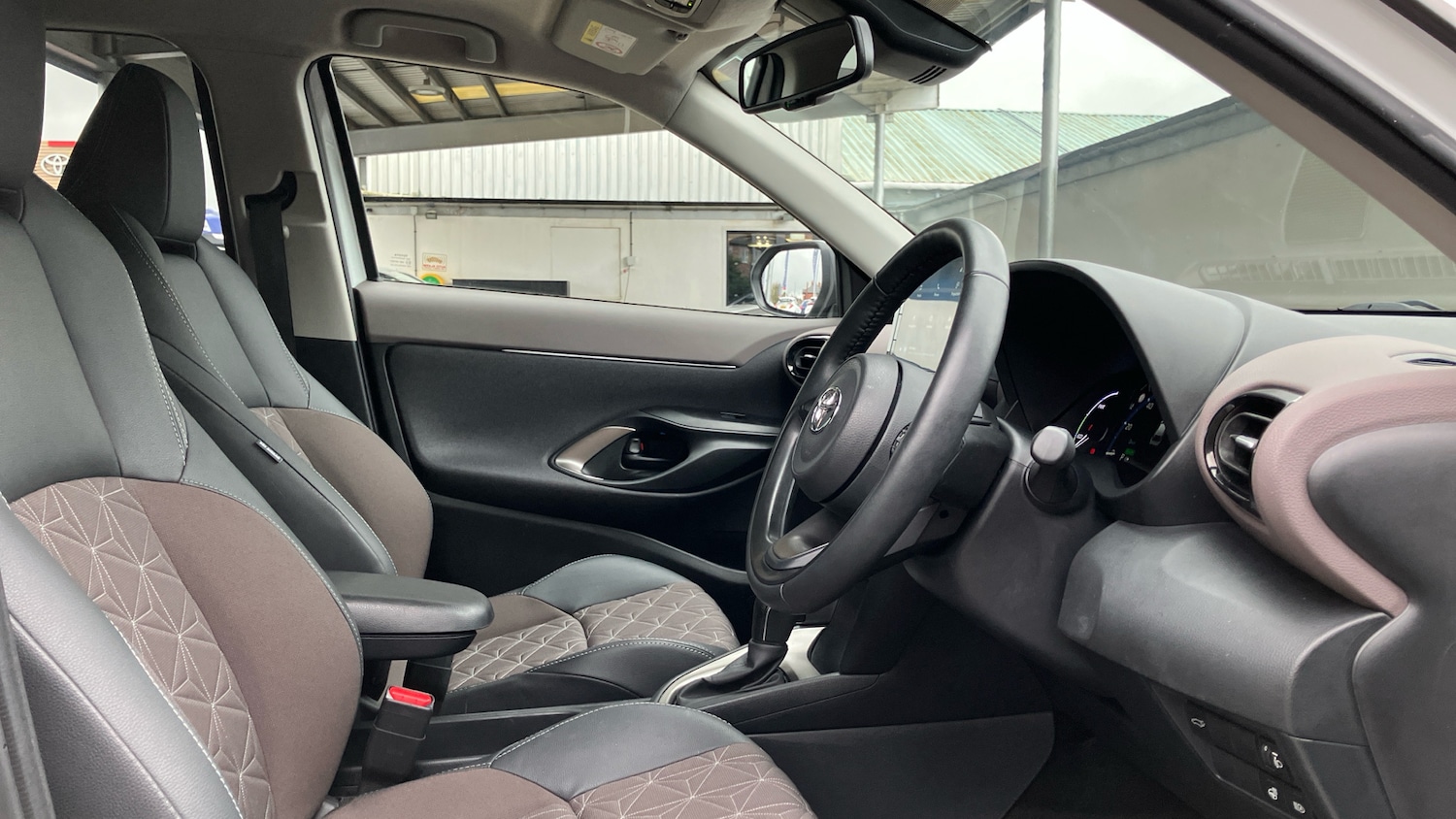 Used Toyota Yaris Cross 2024 for sale - 77544593: Photo 11