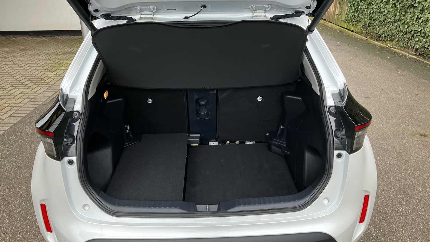 Used Toyota Yaris Cross 2024 for sale - 77544593: Photo 31