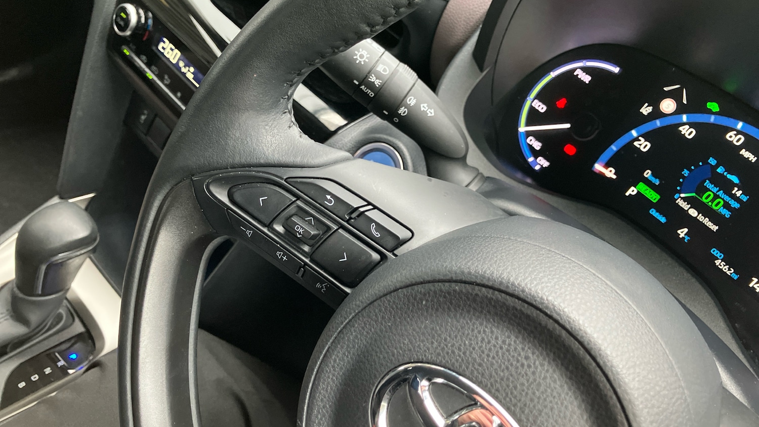 Used Toyota Yaris Cross 2024 for sale - 77544593: Photo 33