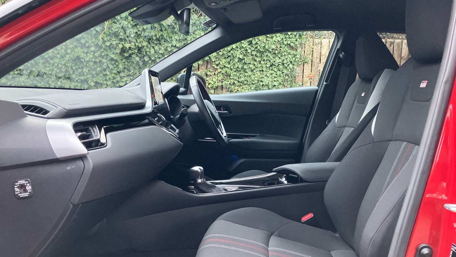 Used Toyota C-HR 2023 for sale - 77676163: Photo 10