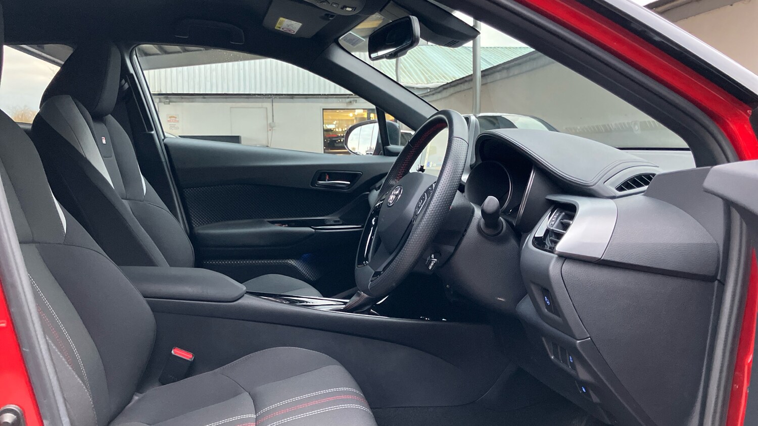 Used Toyota C-HR 2023 for sale - 77676163: Photo 11