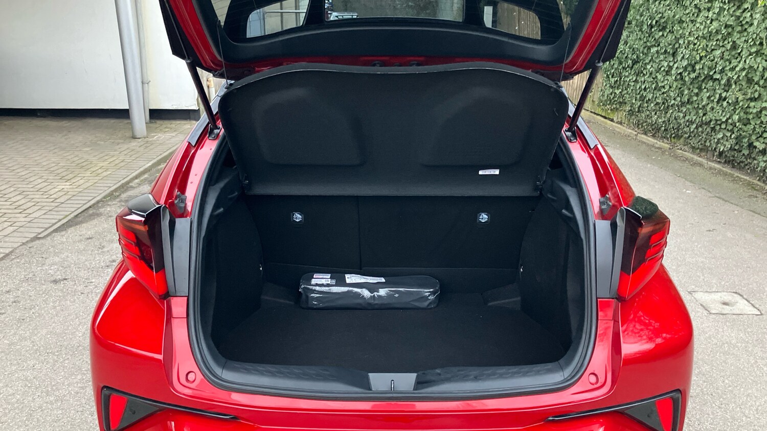 Used Toyota C-HR 2023 for sale - 77676163: Photo 14