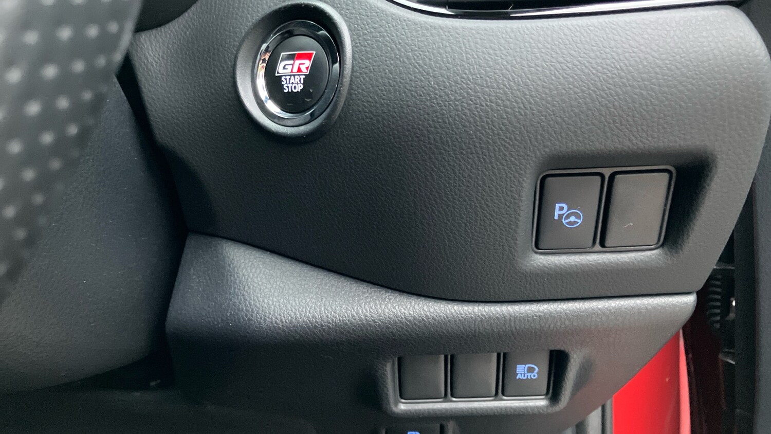 Used Toyota C-HR 2023 for sale - 77676163: Photo 32