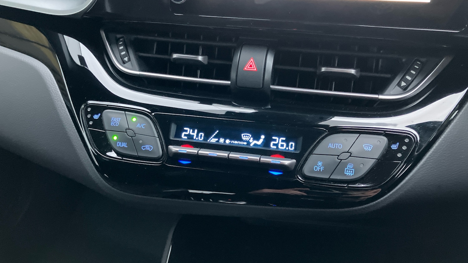 Used Toyota C-HR 2023 for sale - 77676163: Photo 35